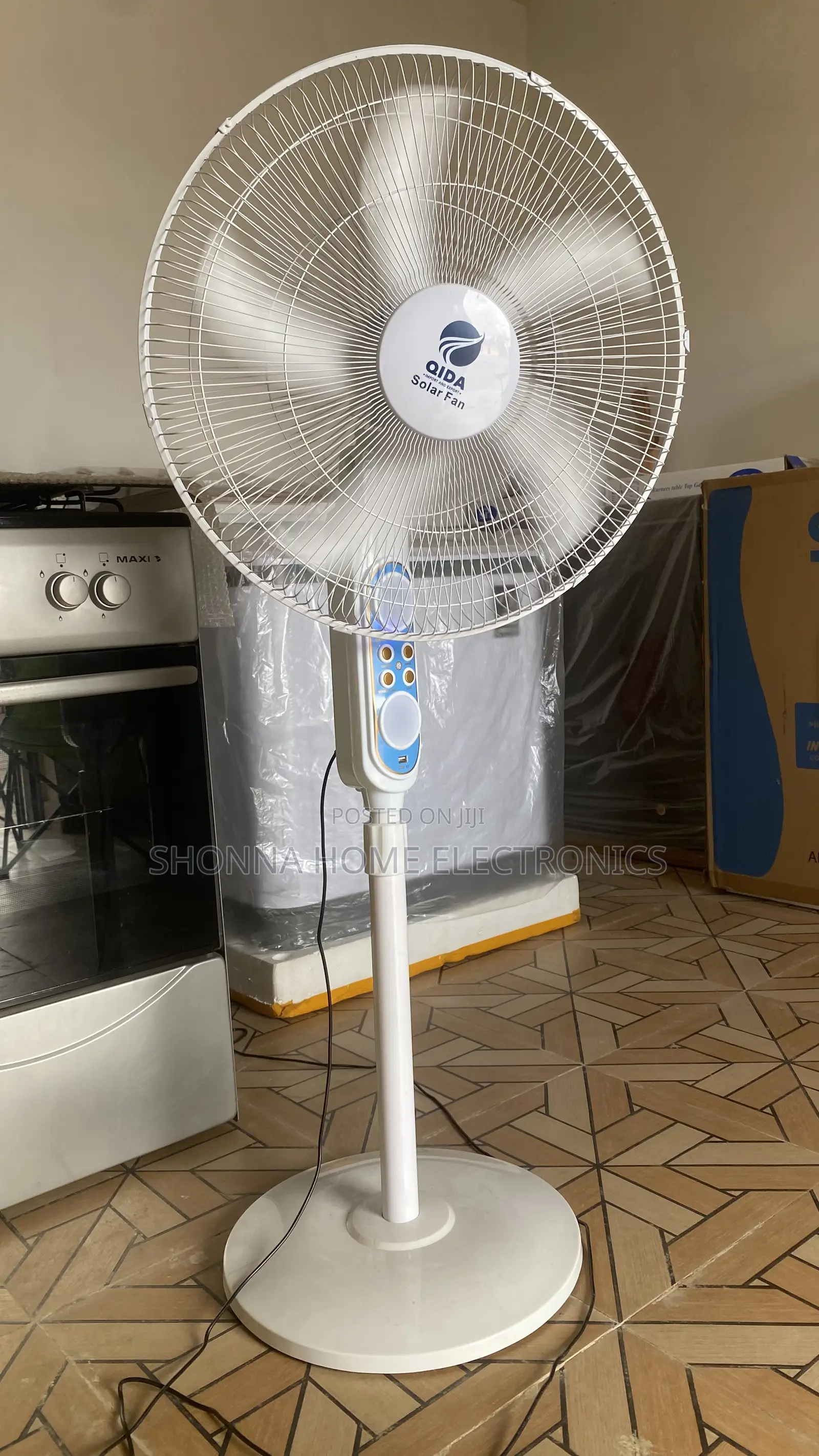 14” Solar Standing Fan
