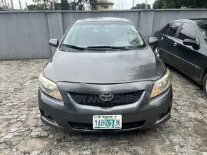 Toyota Corolla LE 4dr Sedan (1.8L 4 cyl 4A) 2009 Gray