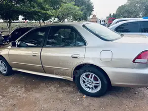 Honda Accord 2001 Gold