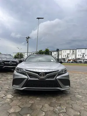 Toyota Camry XSE (2.5L 4cyl 8A) 2019 Silver