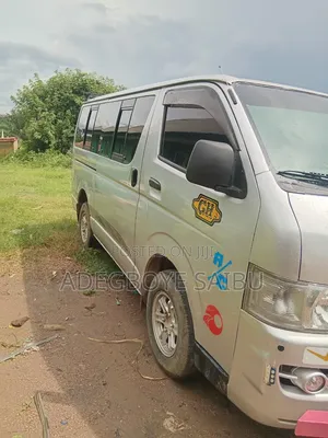 Toyota HiAce 2010 Grey