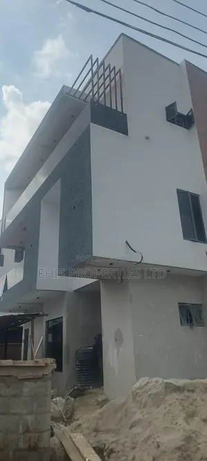5bdrm House in Adeniyi Jones for sale