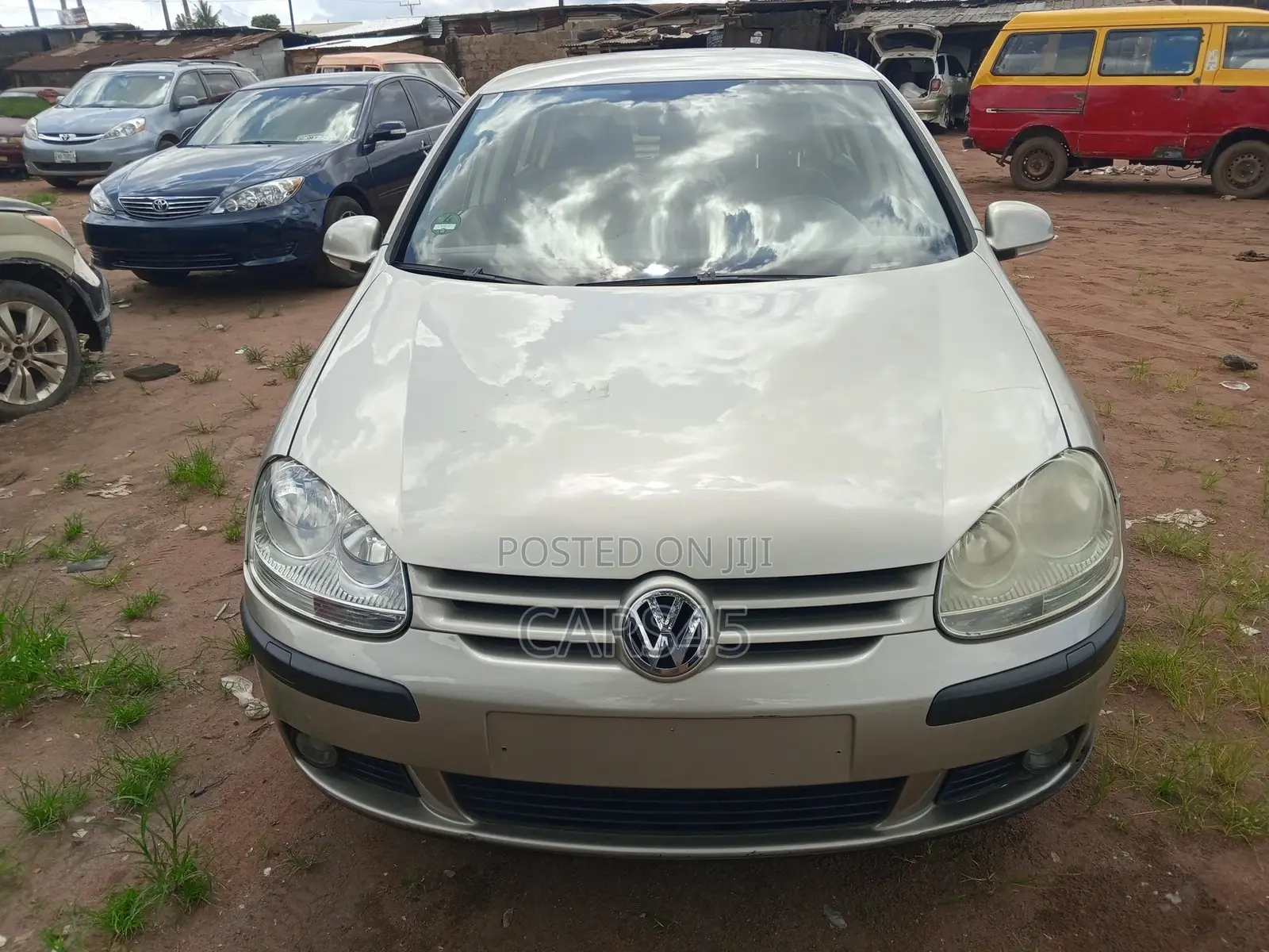 Volkswagen Golf 2005 Gold