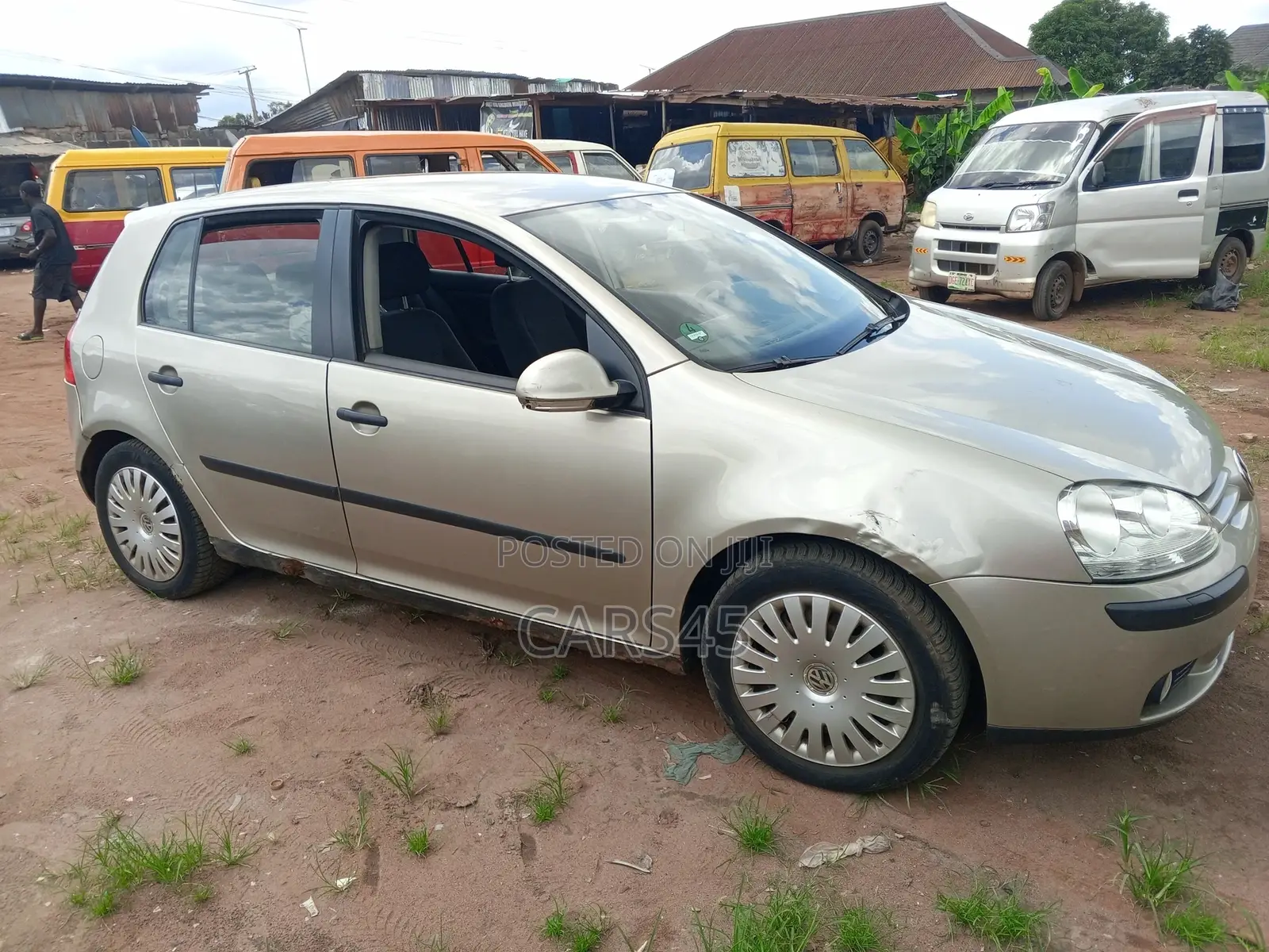 Volkswagen Golf 2005 Gold