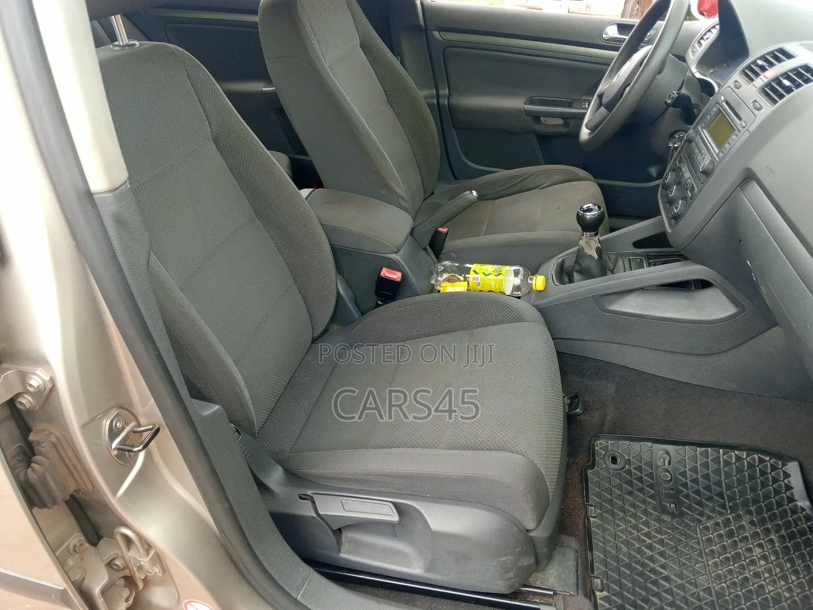 Volkswagen Golf 2005 Gold
