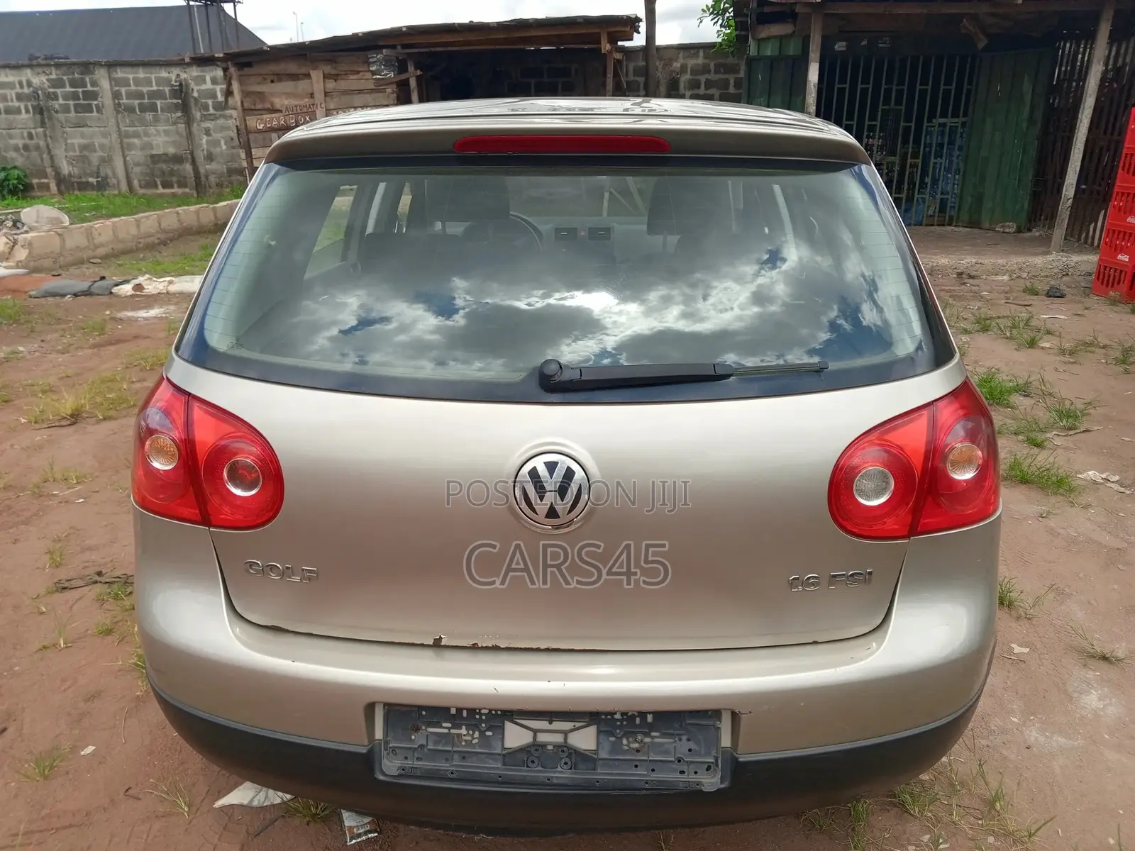 Volkswagen Golf 2005 Gold