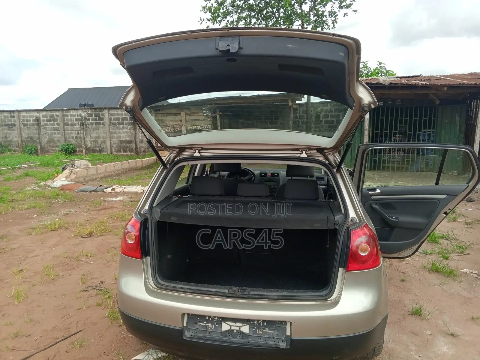 Volkswagen Golf 2005 Gold
