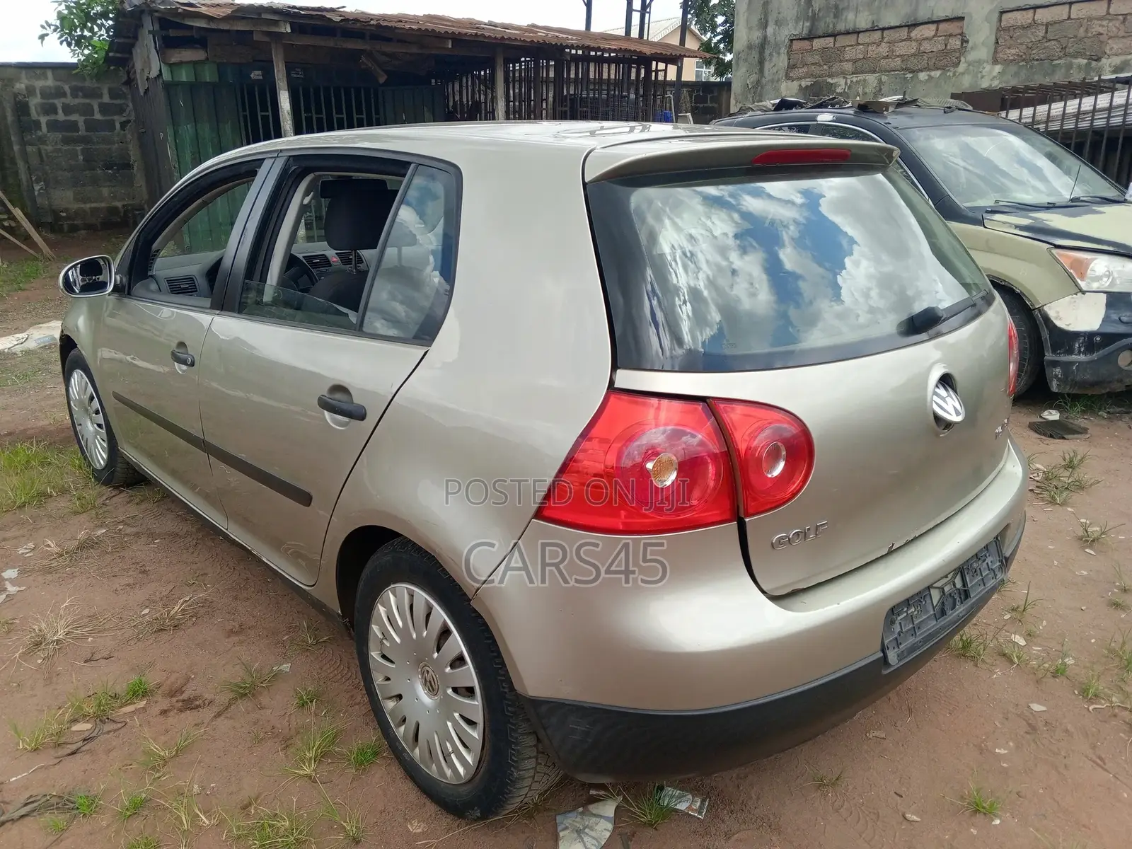Volkswagen Golf 2005 Gold