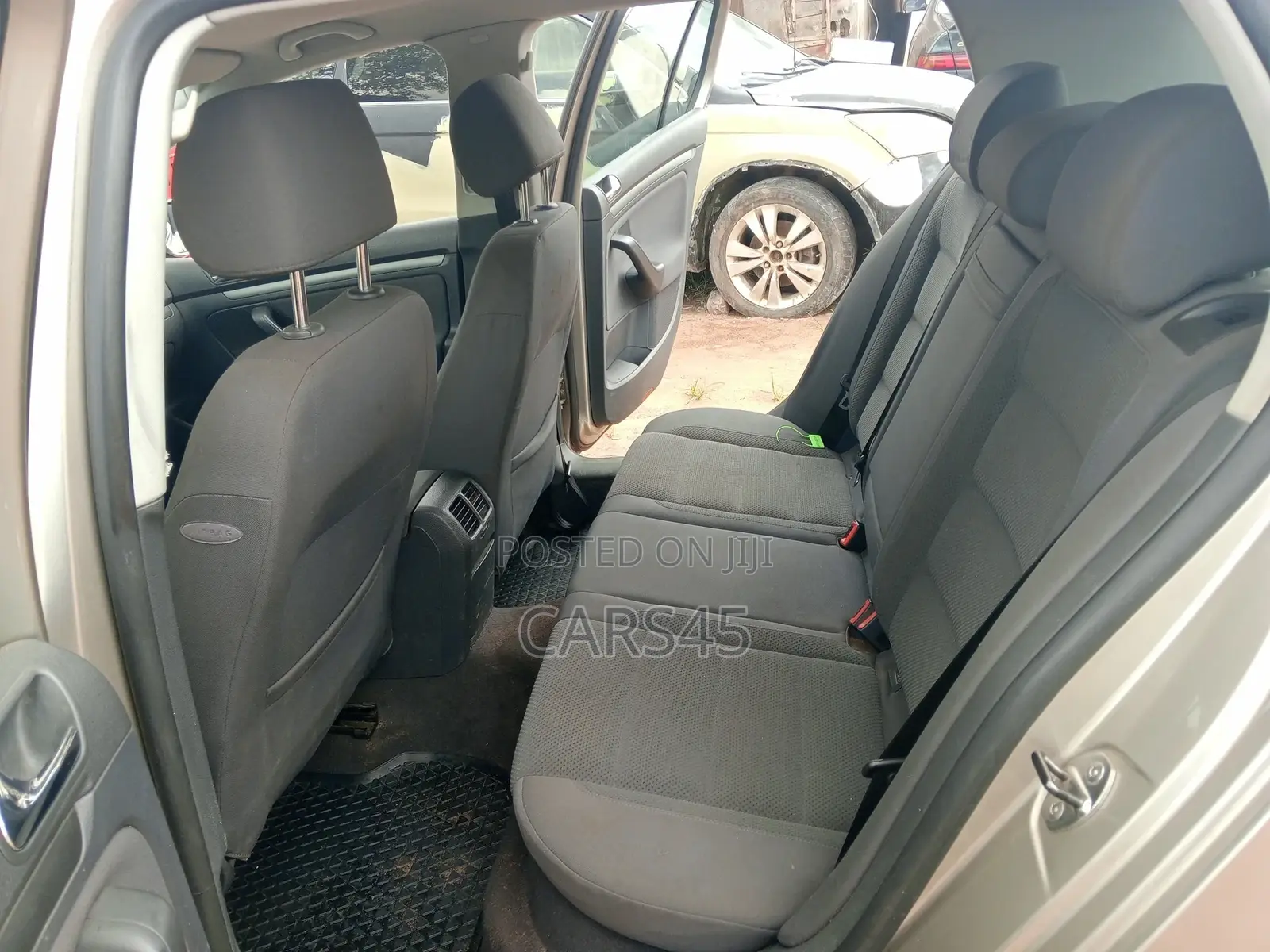 Volkswagen Golf 2005 Gold