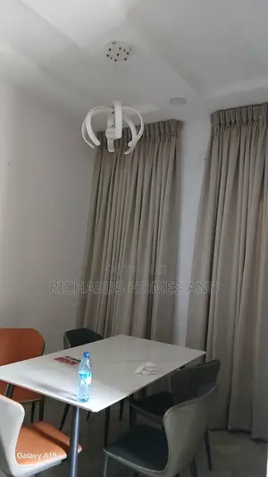 4bdrm Duplex in Chevron for sale