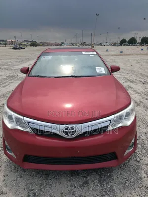Toyota Camry XLE 4dr Sedan (2.5L 4cyl 6A) 2013 Red