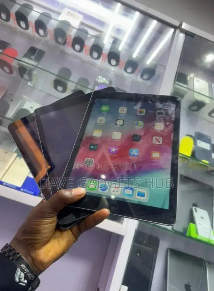 Apple iPad Air 32 GB Gray