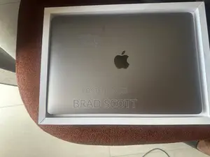 Laptop Apple MacBook 2020 8GB Intel Core i5 SSD 512GB