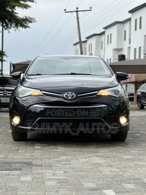 Toyota Avensis 2016 Black