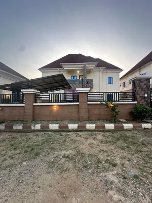 5bdrm Duplex in In An Estate, Life Camp for sale