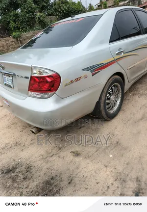 Toyota Camry LE 4dr Sedan (2.4L 4cyl 5A) 2005 Silver