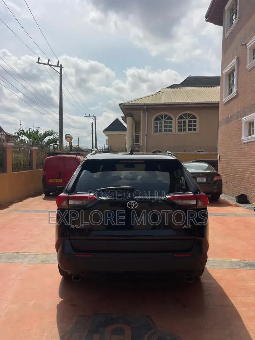 Toyota RAV4 2021 Black