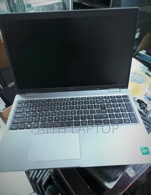 Laptop Dell Latitude 5520 16GB Intel Core i5 SSD 256GB