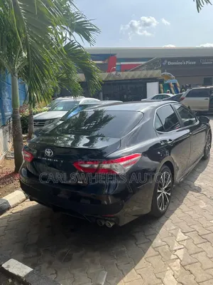 Toyota Camry SE FWD (2.5L 4cyl 8AM) 2018 Black