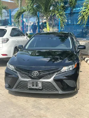 Toyota Camry SE FWD (2.5L 4cyl 8AM) 2018 Black