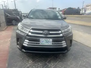 Toyota Highlander Limited 4dr SUV AWD (3.5L 6cyl 6A) 2014 Gray