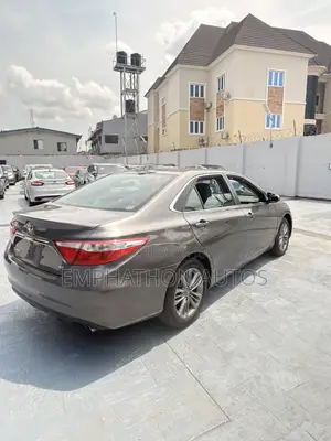 Toyota Camry SE 4dr Sedan (2.5L 4cyl 6A) 2016 Gray