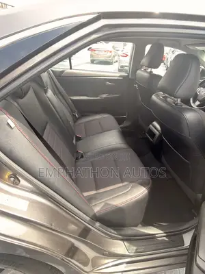 Toyota Camry SE 4dr Sedan (2.5L 4cyl 6A) 2016 Gray