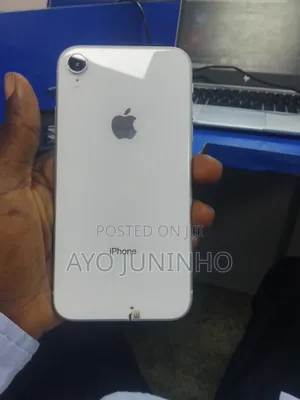 Apple iPhone XR 64 GB White
