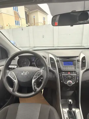 Hyundai Elantra 2016 Silver