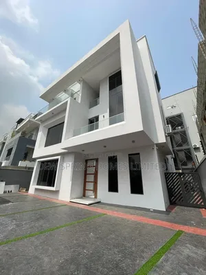 5bdrm Mansion in Off Banana Island for sale