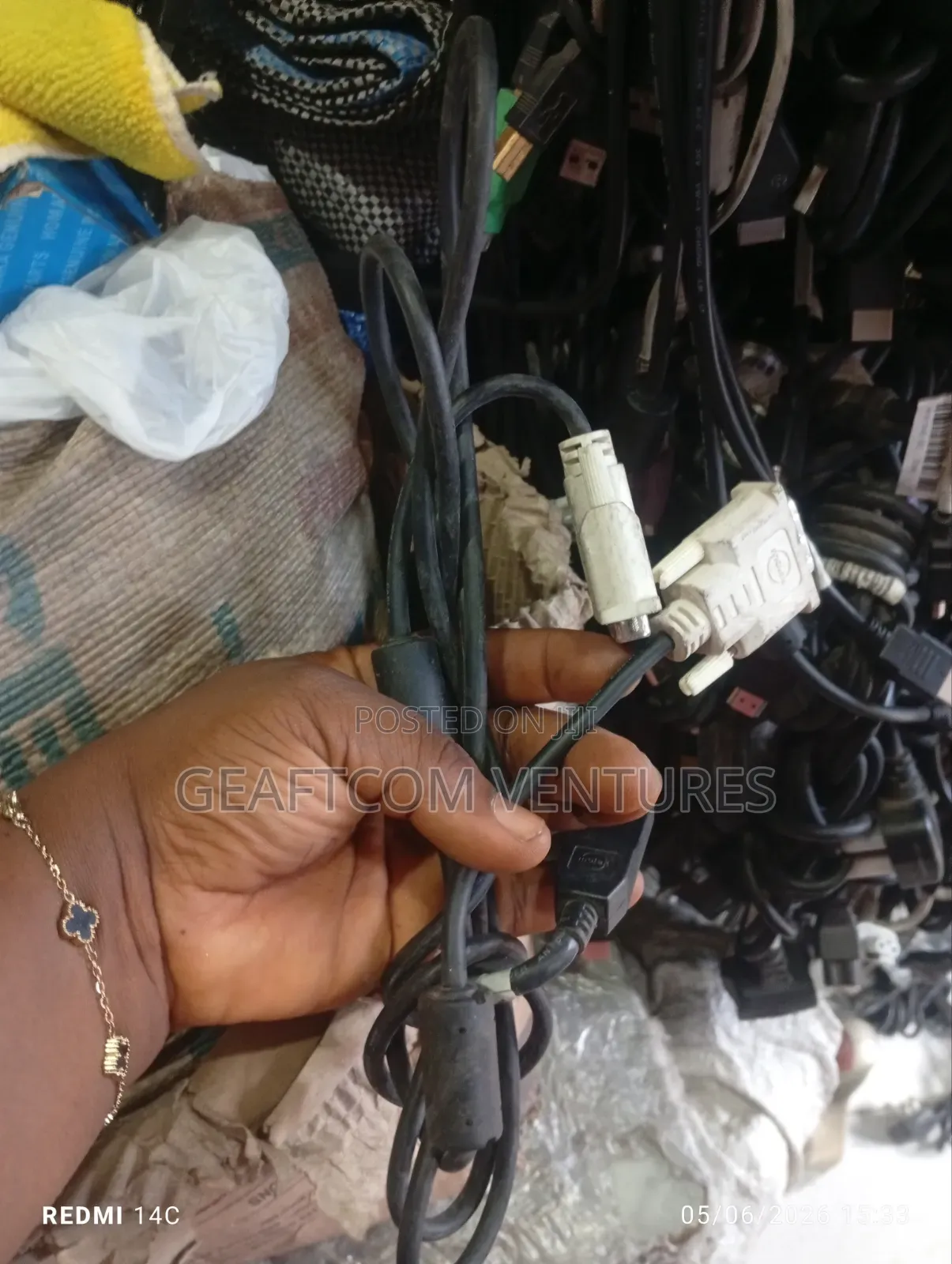 Quality Display Cable to Display