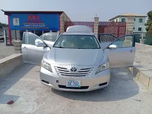 Toyota Camry 2009 Silver
