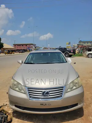 Lexus ES 350 2010 Gold
