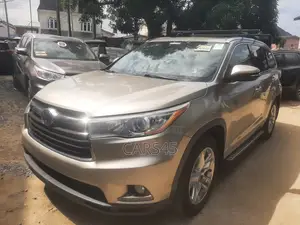 Toyota Highlander 2014 Gold