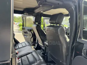 Jeep Wrangler Unlimited Sahara 2010 Black