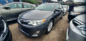 Toyota Camry XLE 4dr Sedan w/Prod. End 11/13 (3.5L 6cyl 6A) 2014 Gray