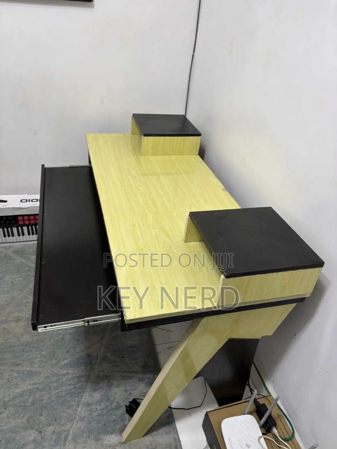 Studio Table
