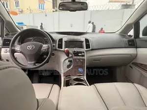 Toyota Venza 2010 White