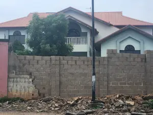 5bdrm Duplex in Agodi Gra for sale