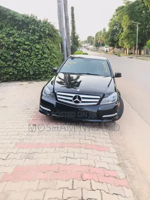 Mercedes-Benz C300 2014 Black