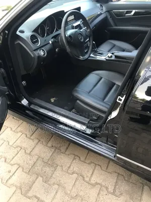 Mercedes-Benz C300 2014 Black