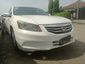 Honda Accord Sedan SE 2011 White