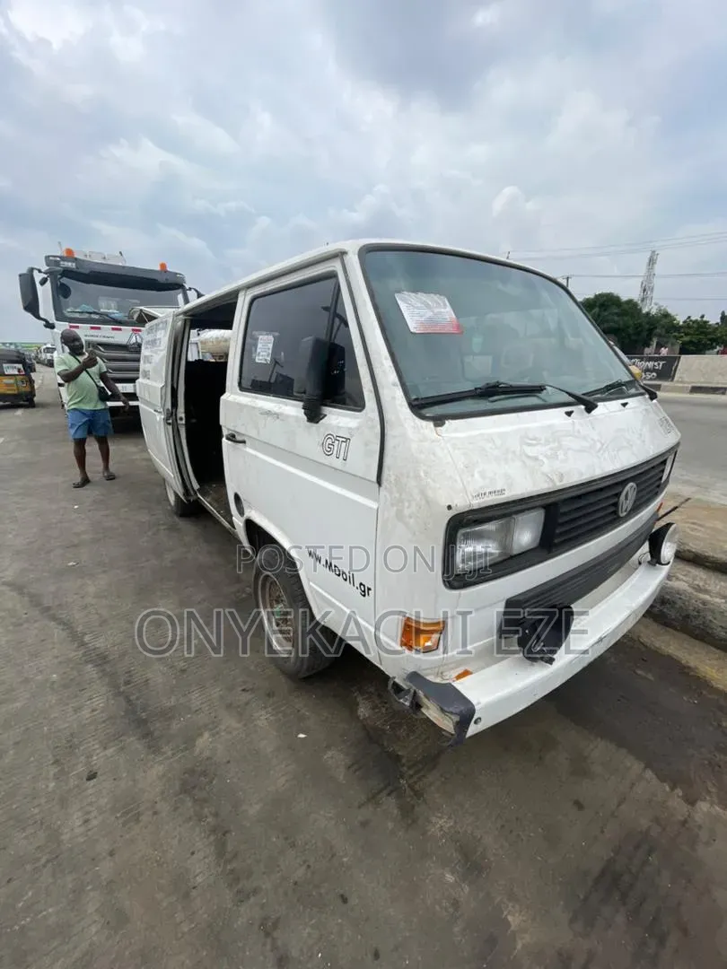 Volkswagen Transporter 2003 White