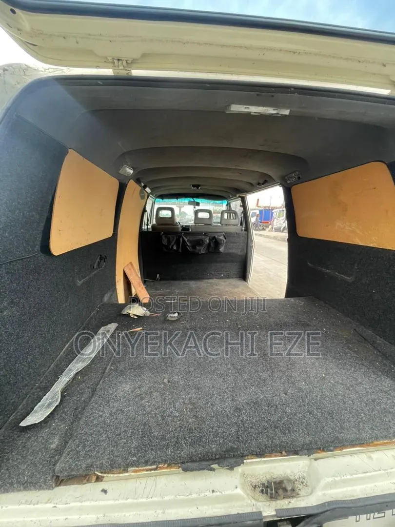 Volkswagen Transporter 2003 White