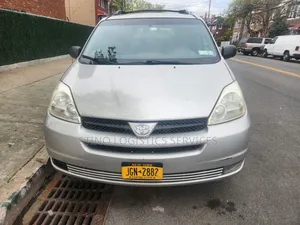 Toyota Sienna 2005 Silver