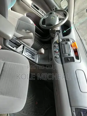 Toyota Camry 2005 Gray