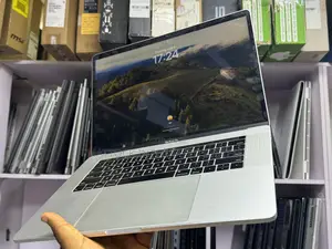Laptop Apple MacBook Pro 2018 32GB Intel Core i7 SSD 512GB