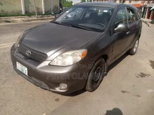 Toyota Matrix XR Hatchback FWD (1.8L 4cyl 4A) 2005 Brown