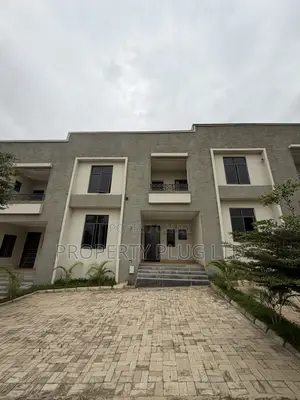 3bdrm Townhouse/Terrace in Idu for sale