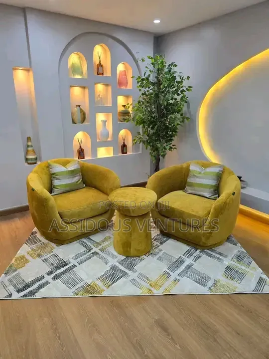 Five Star Opulent High Quality 2 Singles and a Table